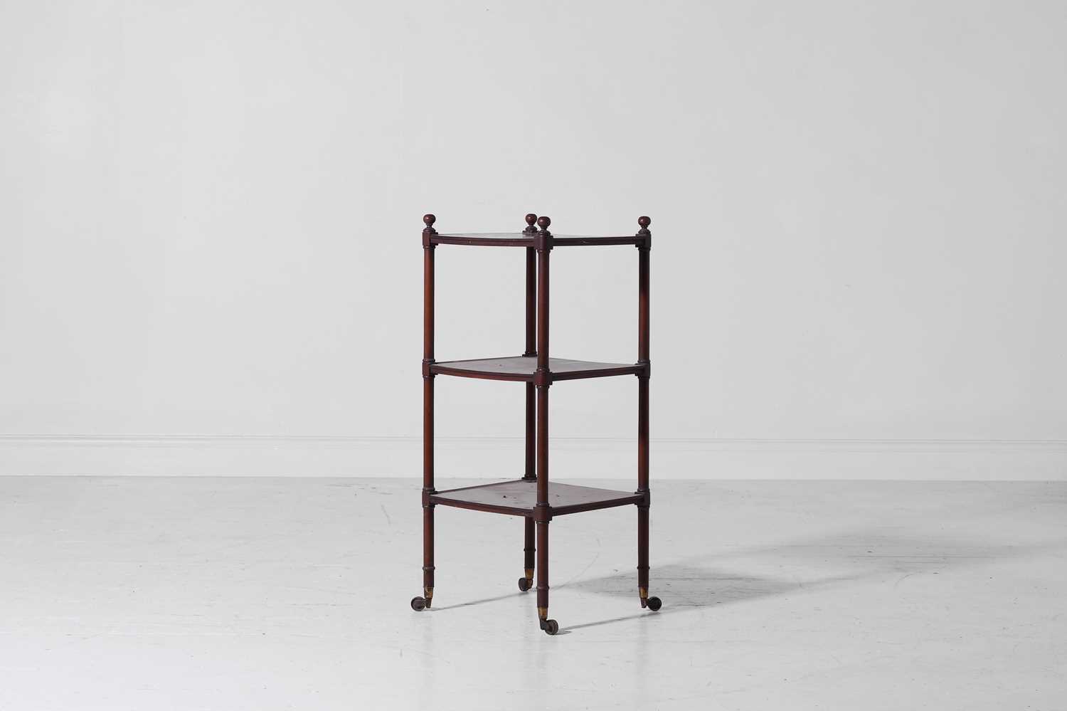 Lot 376 - A Regency mahogany étagère