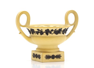 Lot 66 - A Wedgwood stoneware pot pourri urn and cover