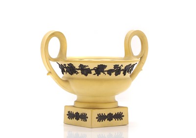 Lot 66 - A Wedgwood stoneware pot pourri urn and cover