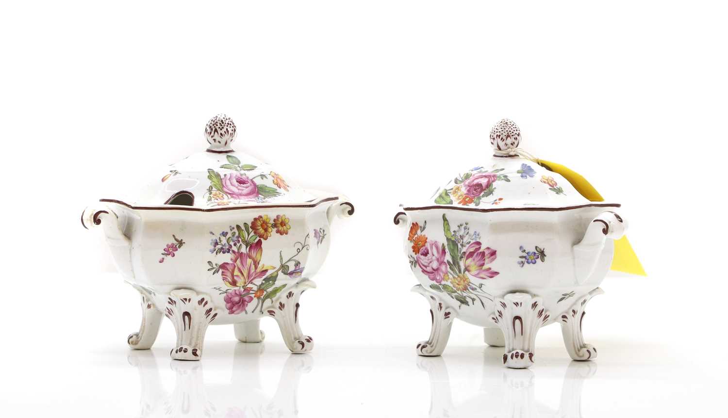 Lot 74 - A pair of small porcelain tureens and covers