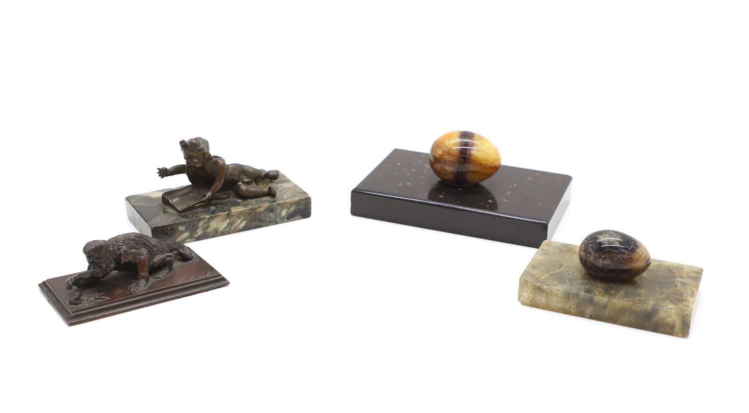 Lot 131 - A group of paperweights