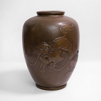 Lot 390 - A Japanese bronze vase