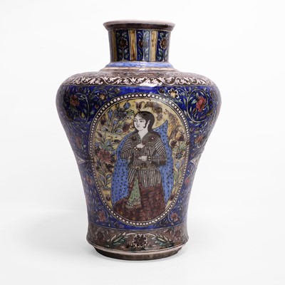 Lot 325 - A large pottery vase