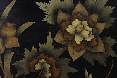 Lot 309 - A parcel-gilt and black-lacquered papier mâché tray