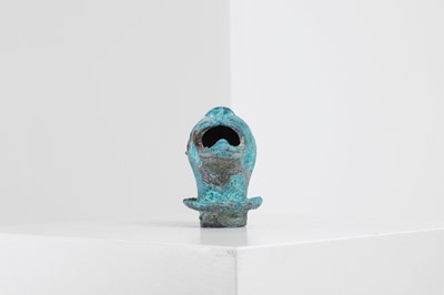 Lot 433 - A metal leopard head terminal