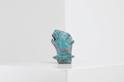 Lot 433 - A metal leopard head terminal