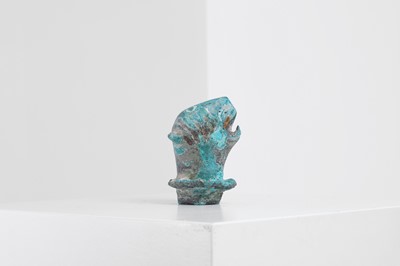 Lot 433 - A metal leopard head terminal