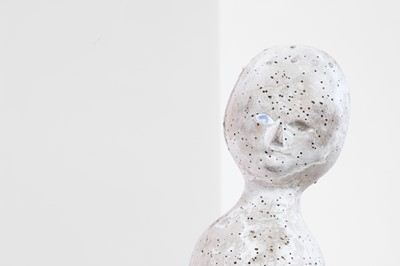 Lot 403 - An early carved wood bedpost doll