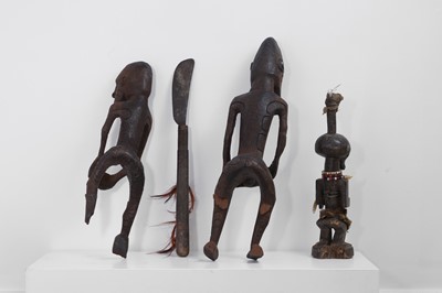 Lot 436 - A group of tribal items