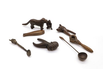 Lot 129 - A cast iron nutcracker