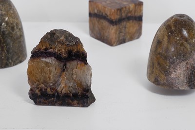 Lot 422 - A group of Blue John specimen fragments