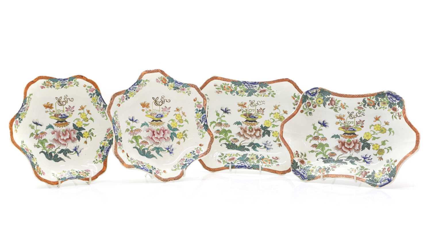 Lot 67 - Four Kutani Crane pattern Wedgwood dishes