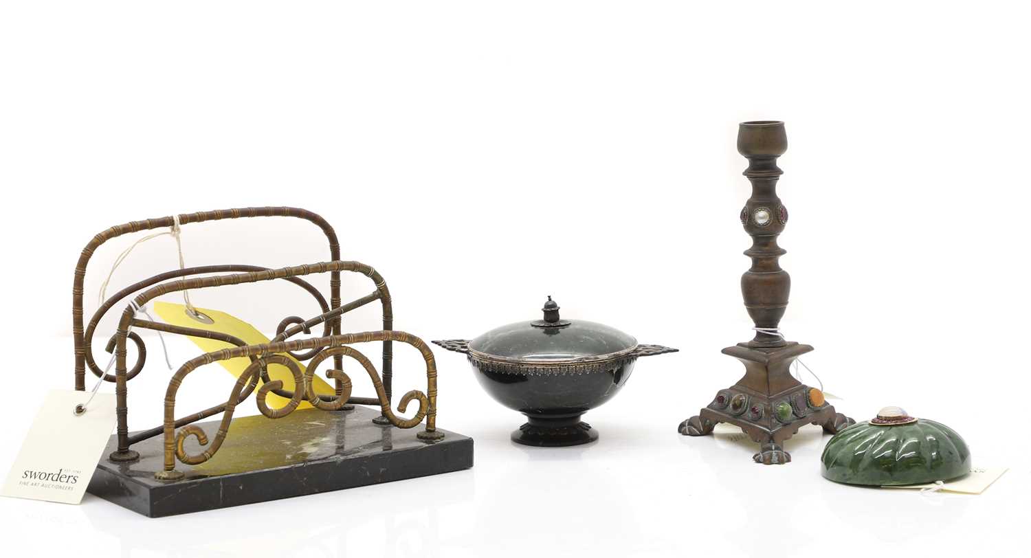 Lot 103 - A collection of desk items