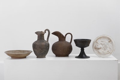 Lot 349 - A group of pottery