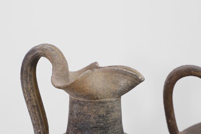 Lot 349 - A group of pottery