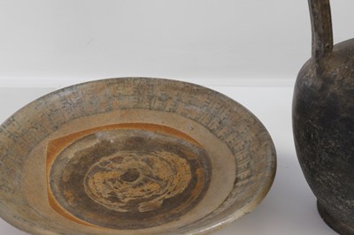 Lot 349 - A group of pottery