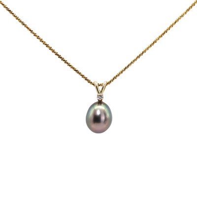 Lot 136 - A Tahitian pearl and diamond pendant