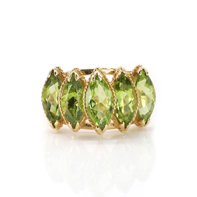Lot 91 - A peridot five stone ring