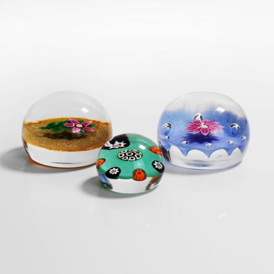Lot 43 - A group of three Paul Ysart glass paperweights