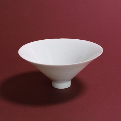 Lot 18 - A Chinese qingbai-glazed bowl