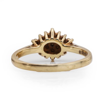 Lot 51 - A 9ct gold diamond cluster ring