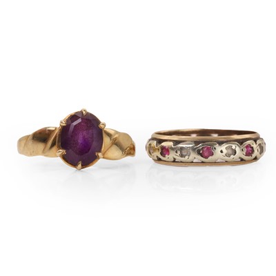 Lot 198 - Two 9ct gold rings