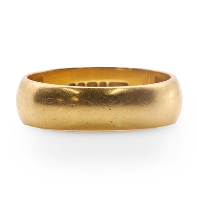 Lot 288 - An 18ct gold wedding ring