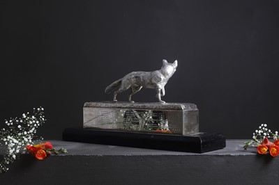 Lot 448 - A George V silver hunting trophy