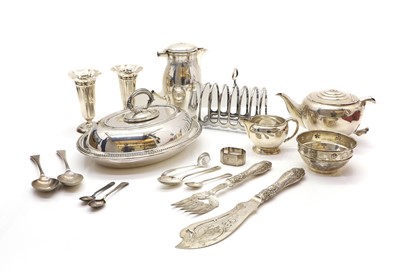 Lot 26 - A collection of silver items