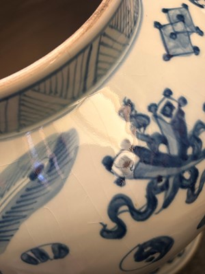 Lot 60 - A pair of Chinese blue and white vases and covers