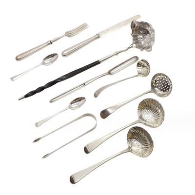 Lot 15 - A collection of silver items