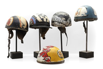 Lot 67 - A group of motorcycle helmets