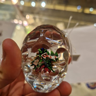 Lot 37 - A Saint-Louis glass hand-cooler paperweight