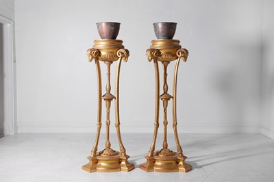 Lot 487 - A pair of George III-style carved giltwood torchères/jardinières