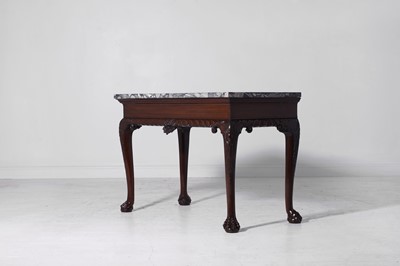 Lot 116 - A George II-style mahogany pier table