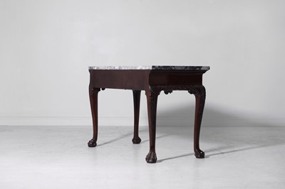 Lot 116 - A George II-style mahogany pier table