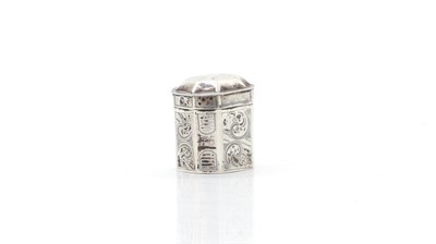 Lot 18 - A Dutch silver octagonal pill box