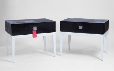 Lot 541 - A pair of contemporary bedside tables and a matching side table