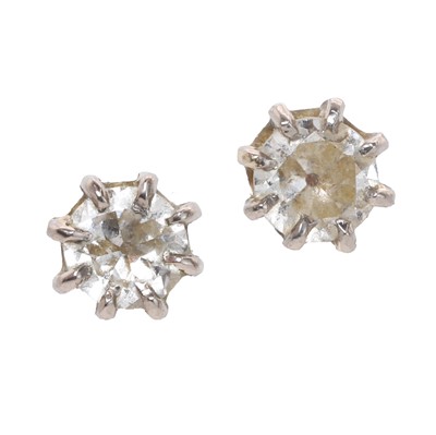 Lot 69 - A pair of diamond stud earrings