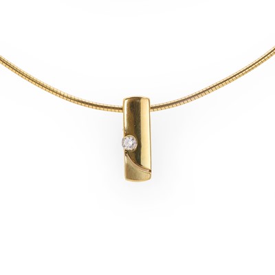 Lot 151 - A 9ct gold cubic zirconia set collar necklace
