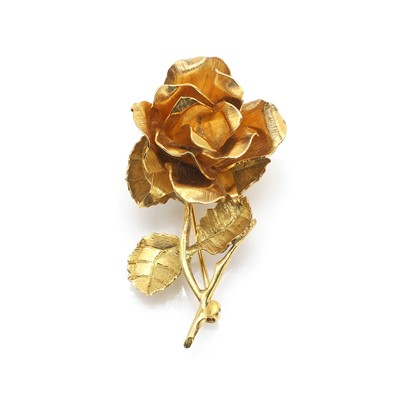 Lot 104 - A 9ct gold floral brooch, c.1970