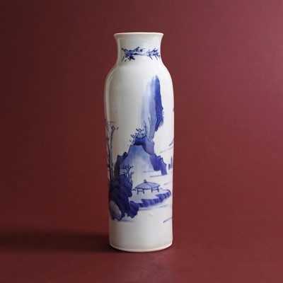 Lot 25 - A Chinese blue and white vase