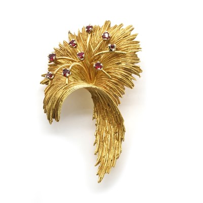 Lot 65 - An 18ct gold ruby abstract spray brooch, c.1960s