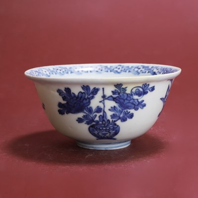 Lot 259 - A Chinese blue and white porcelain bowl