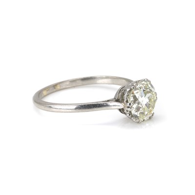 Lot 95 - A diamond single stone ring