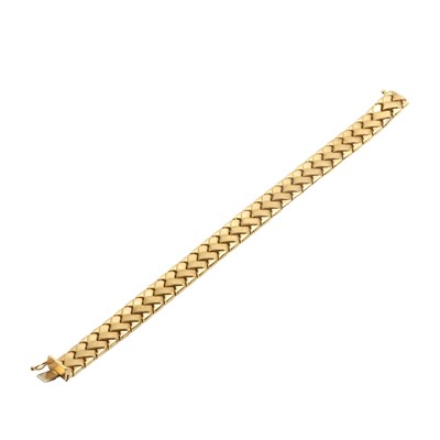 Lot 158 - A 9ct chevron link bracelet
