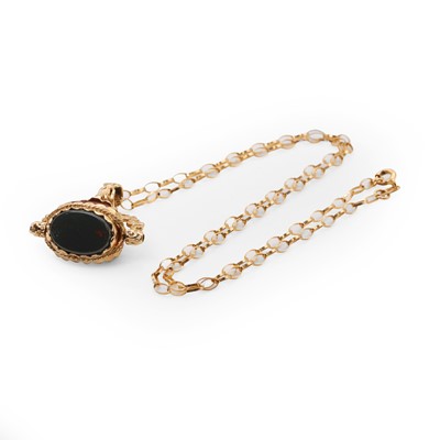Lot 294 - A hardstone spinning fob pendant necklace