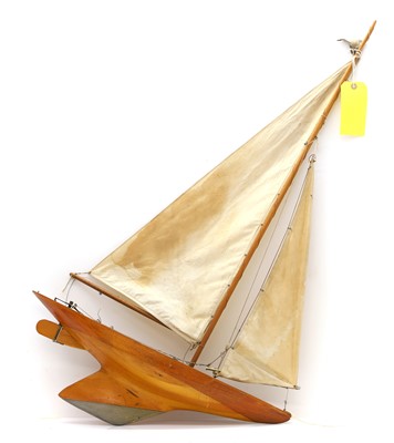 Lot 373 - A pond yacht