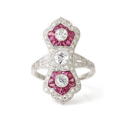 Lot 45 - A ruby and diamond plaque ring