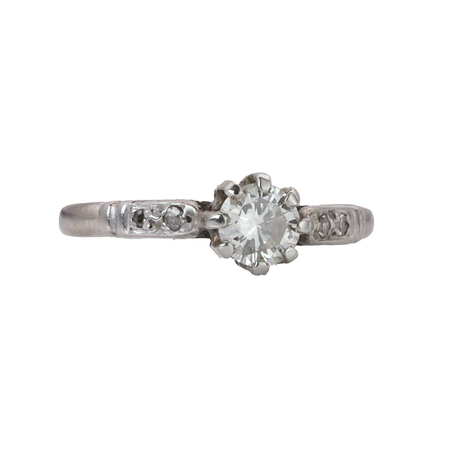 Lot 45 - A diamond single stone ring